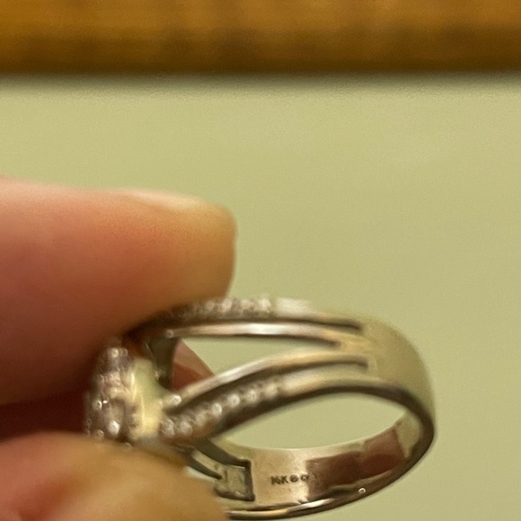 Zales engagement diamond ring 16k white gold. - Picture 5 of 6